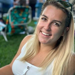 Meet your Posher, Olivia